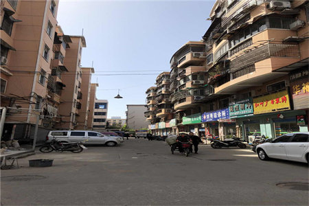 城龙山花苑3室2厅1卫96.7㎡