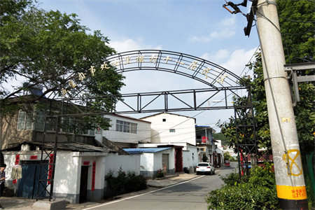 城东开发区多层龙都花园2室2厅1卫45万75m2简单装修出售